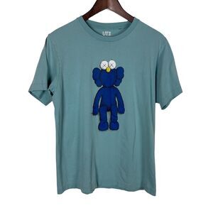 KAWS x UNIQLO Blue BFF Tee T-Shirt size Medium